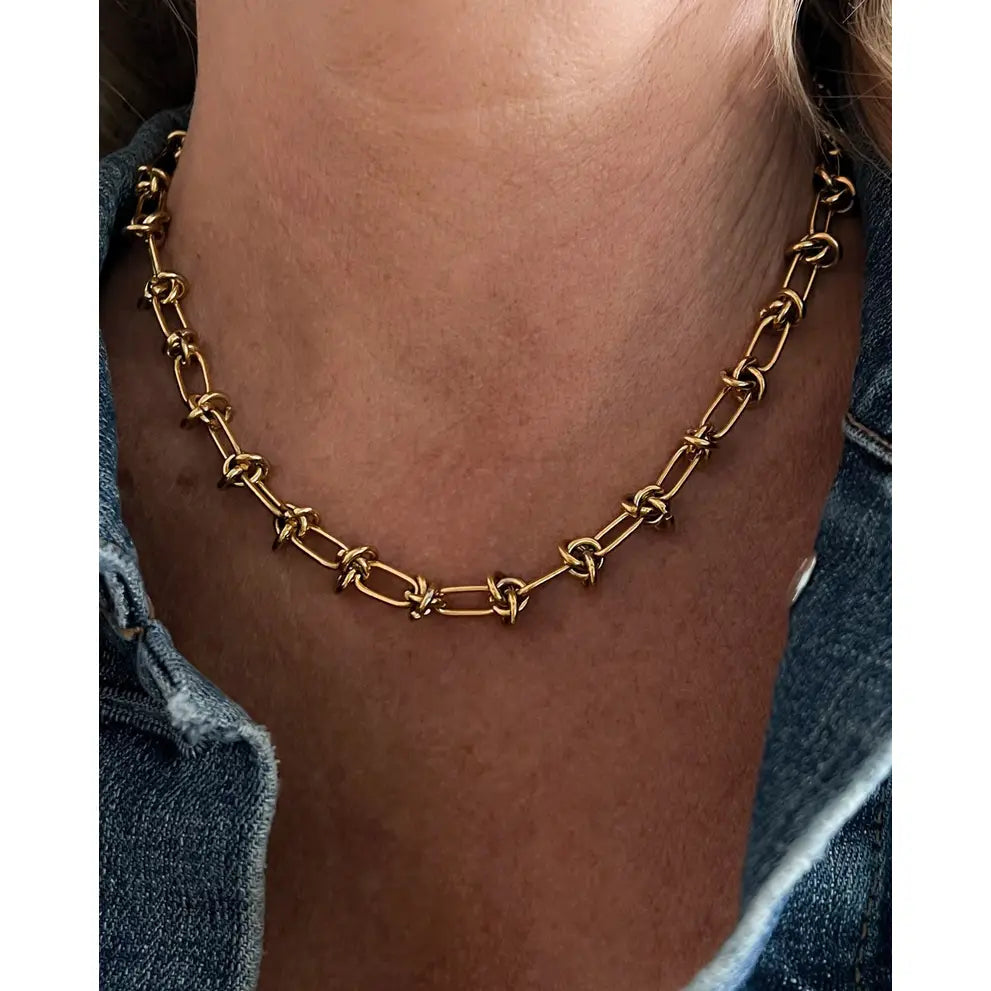 Chrishelle Gold Knot Chain by Beljoy