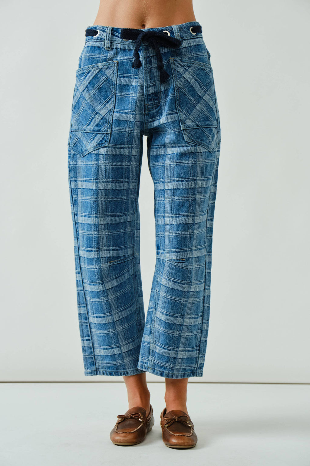 Aaron & Amber Plaid Barrel Jean With Belt