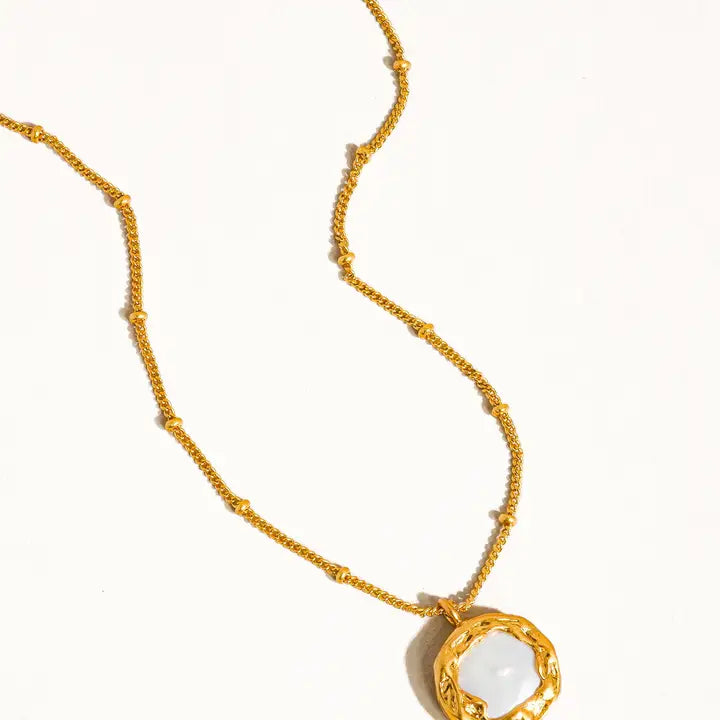 Lydia 18K Vintage Gold Natural Pearl Round Necklace