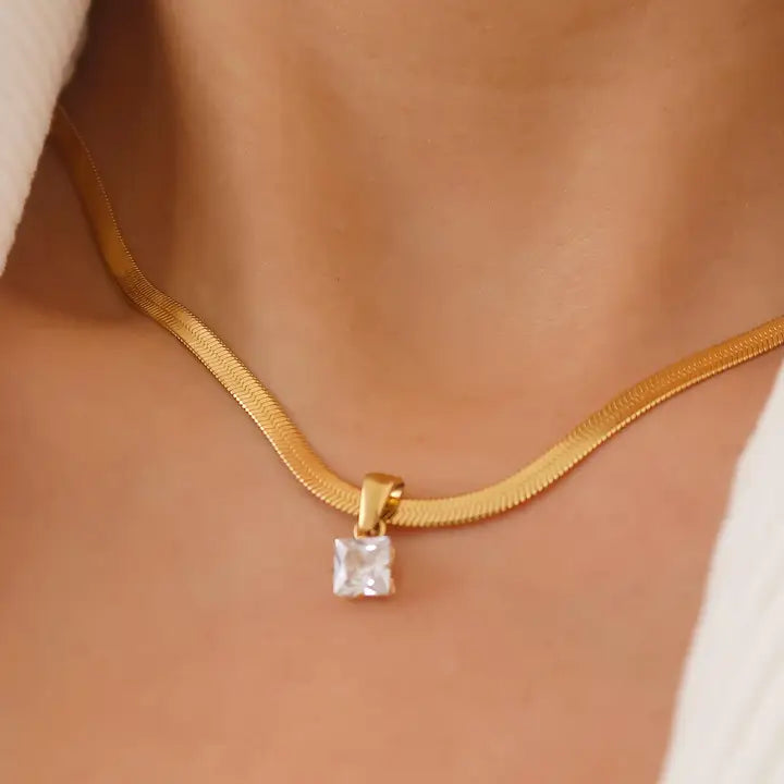 Blanc 18K Snake Chain With CZ Pendant