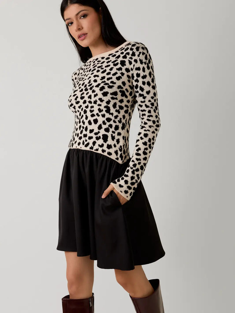 Gracie Boat Neck Animal Graphic Woven and Knit Mix Mini Dress Large