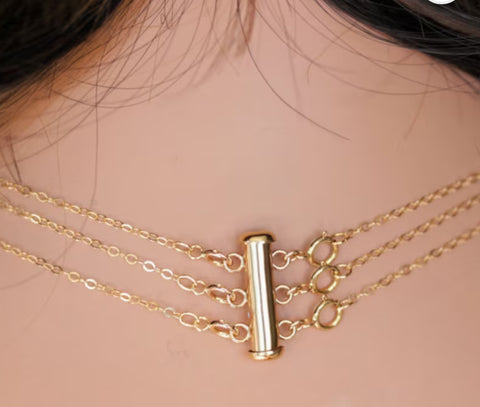 Circle Pendant Necklace in Gold or Silver