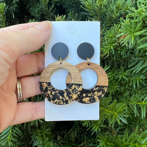 Flourish Quatrefoil Wood Disc and Acrylic Earrings