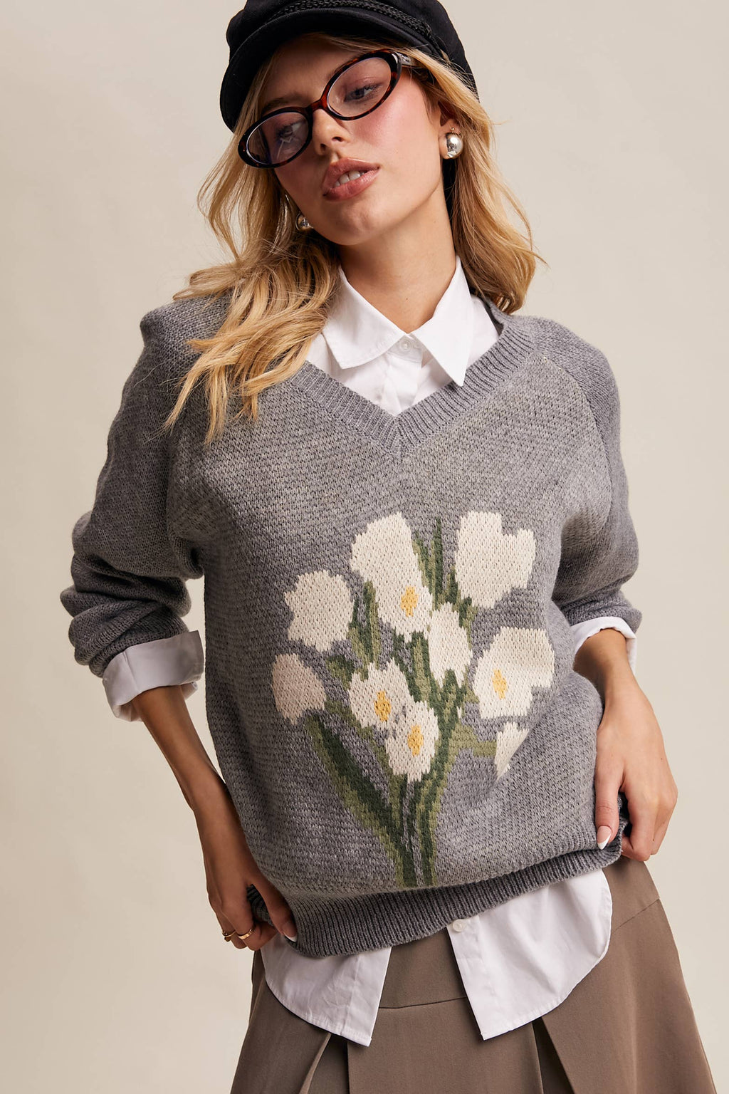 Floral Intarsia V-Neck Sweater in Heather Grey